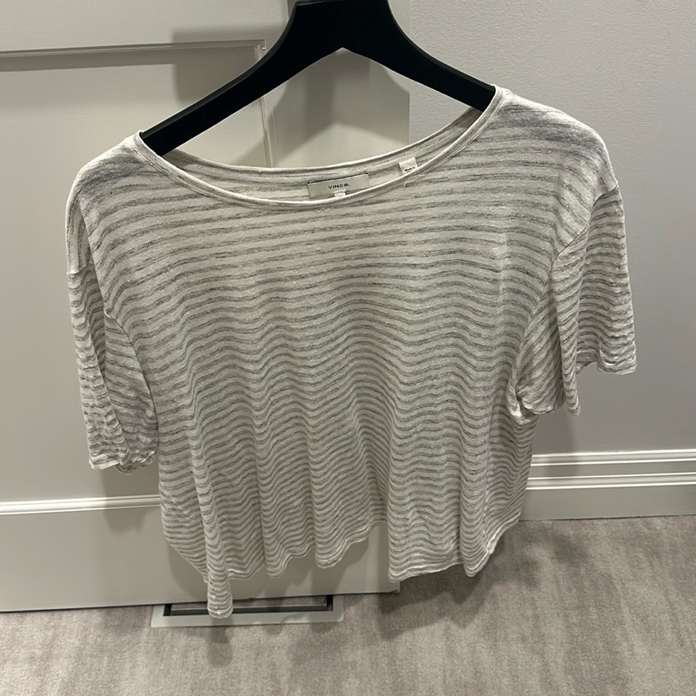 Women’s relaxed fit VINCE grey and white striped t shirt